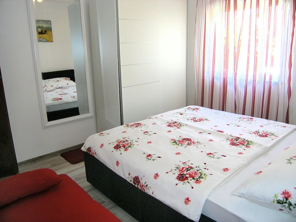 Apartment Ante