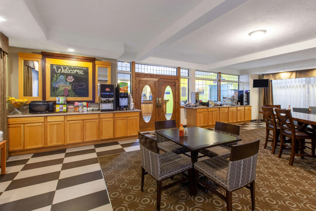 Days Inn by Wyndham Petoskey