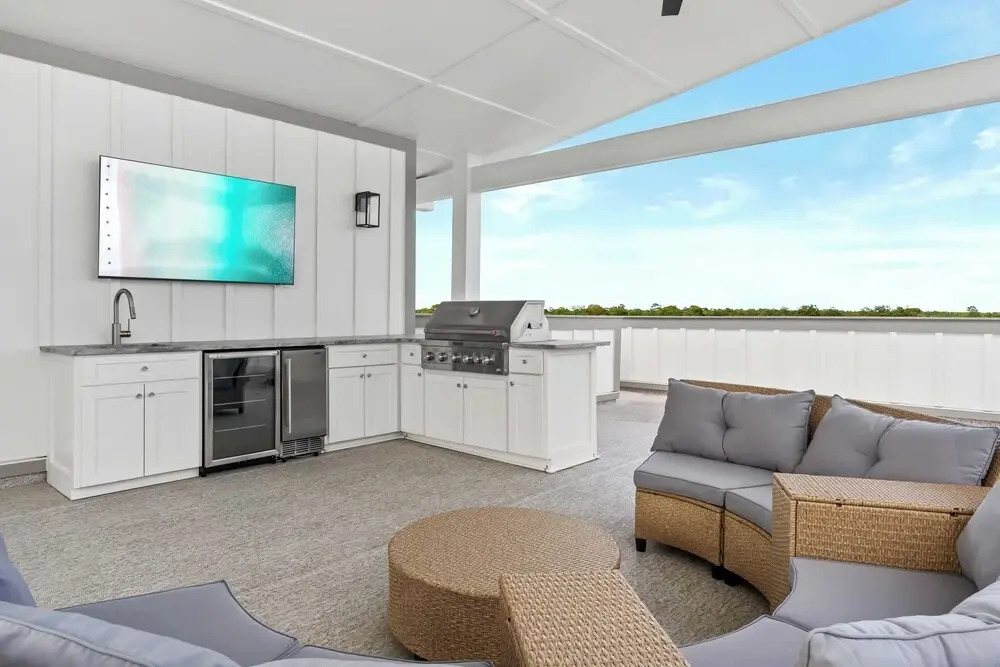 2 Homes in Inlet Beach by Avantstay Sleeps 24, Walk to Beach, Free Golf Cart, Rooftop Decks, Pool Access