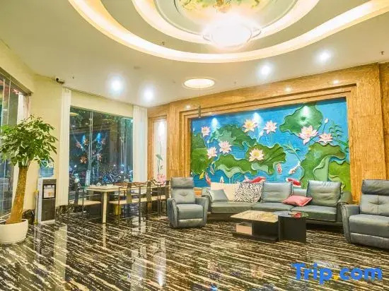 Qiubei Baiyan Grand Hotel (Jiaolian Square County Government)