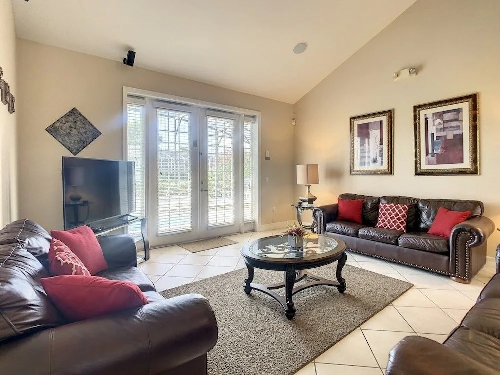Fantastic 7 Bed 6 Bath In Prestigious Gated Comm. 7 Bedroom Villa by Redawning