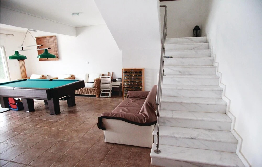 Amazing Home in Theologos with Hot Tub, WiFi & 6 Bedrooms