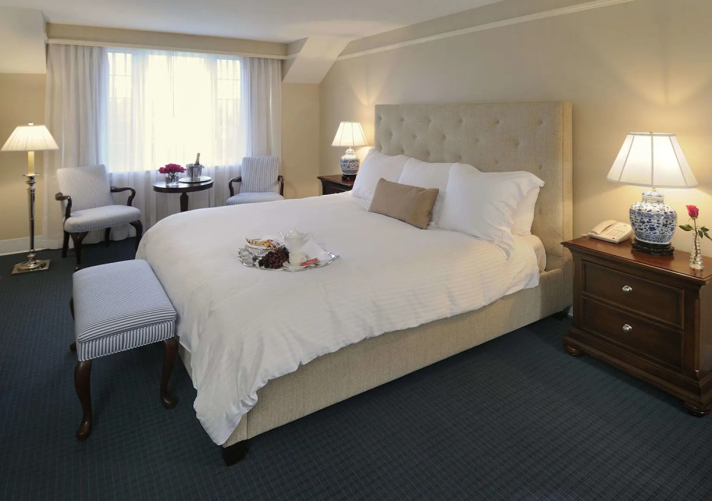 The Simsbury Inn