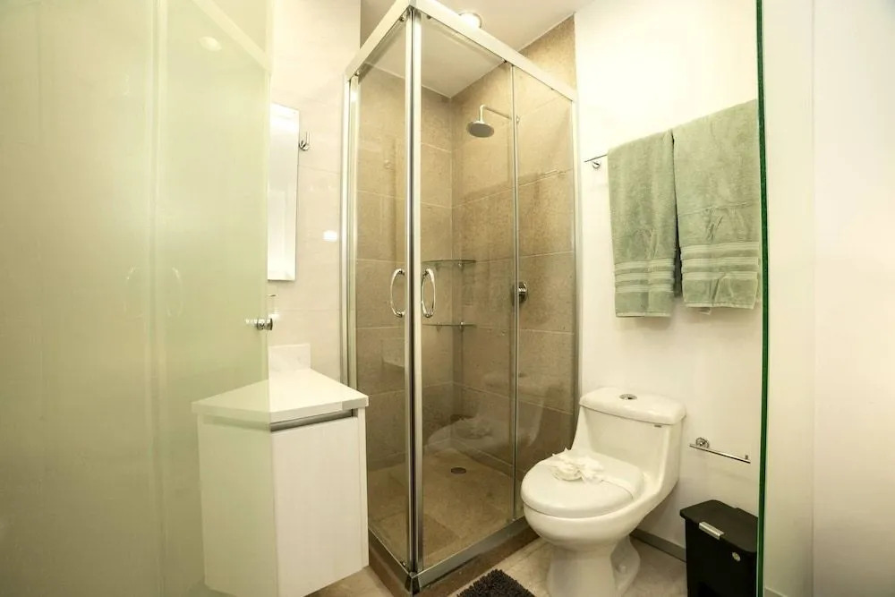 Close To Mamitas Beach, 2 Br for up to 5 sleeps and Rooftop Pool!