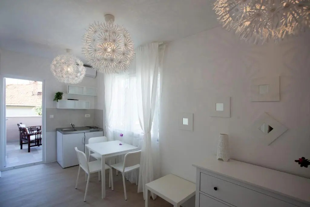 Rooms Lana