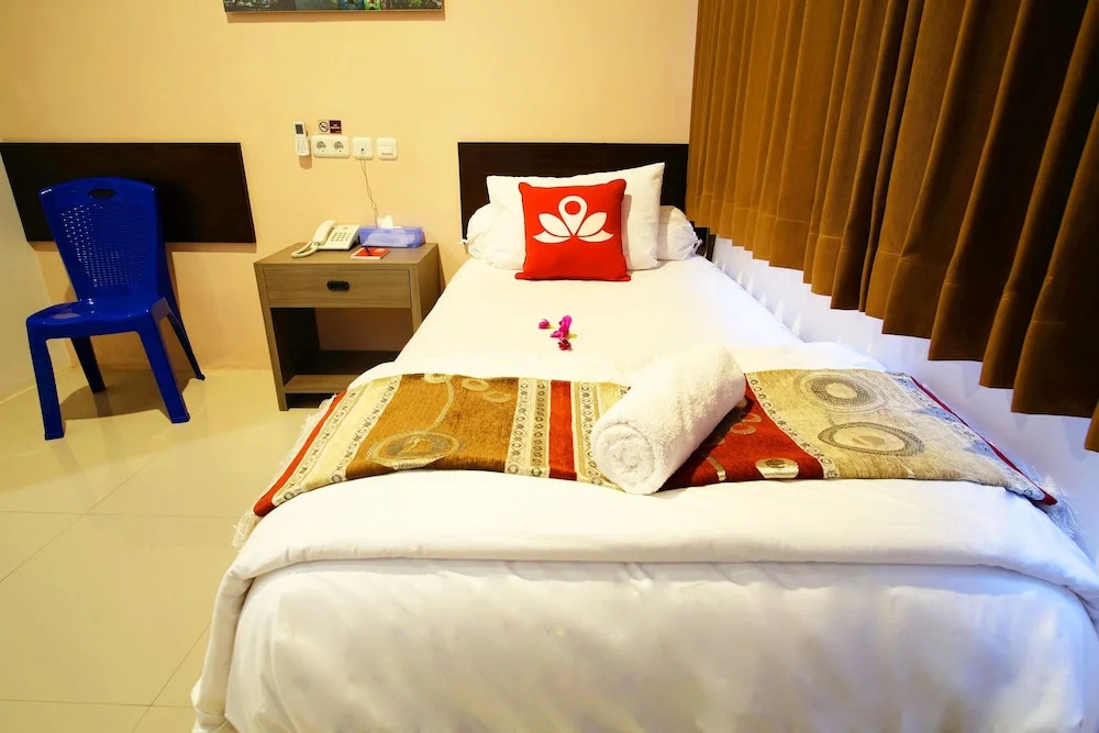 ZEN Rooms Basic Audah Syariah Sutos