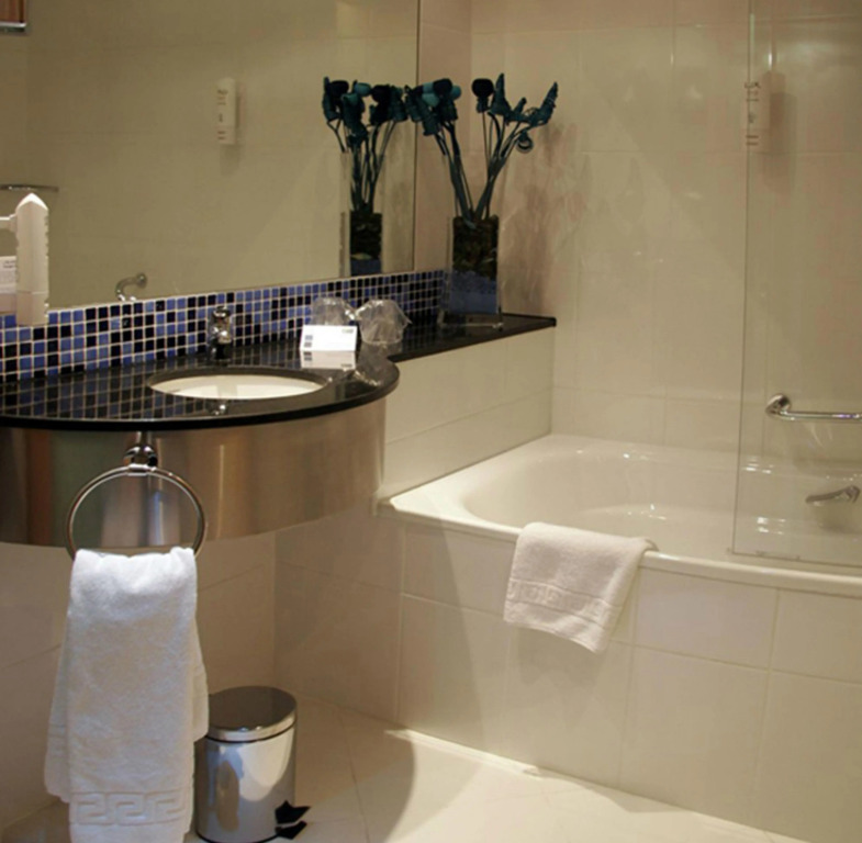 Отель Holiday Inn Express Bilbao, an IHG Hotel