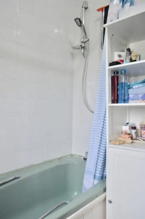 2 Bedroom Flat In Morningside With Private Garden