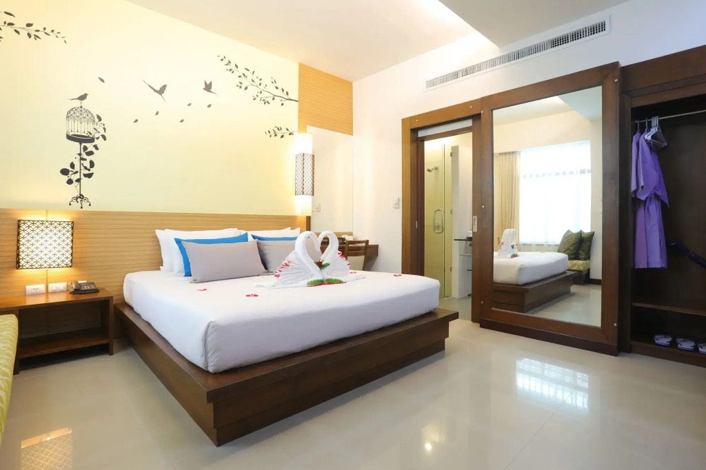 A2 Pool Resort, Phuket Town - scheduled shuttle to Phuket Old Town