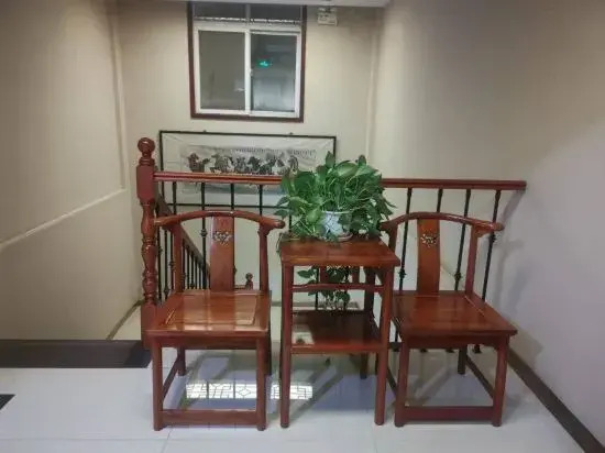 Dengfeng Zhonggang Business Hotel