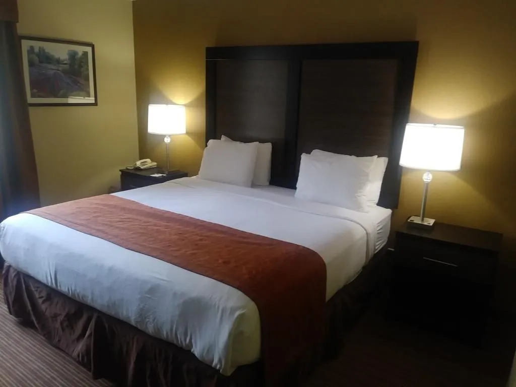 Отель Four Points by Sheraton Charlotte Airport