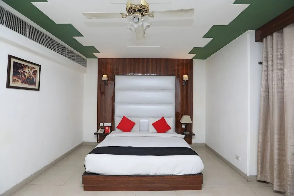 Capital O 445 Impress Hotel