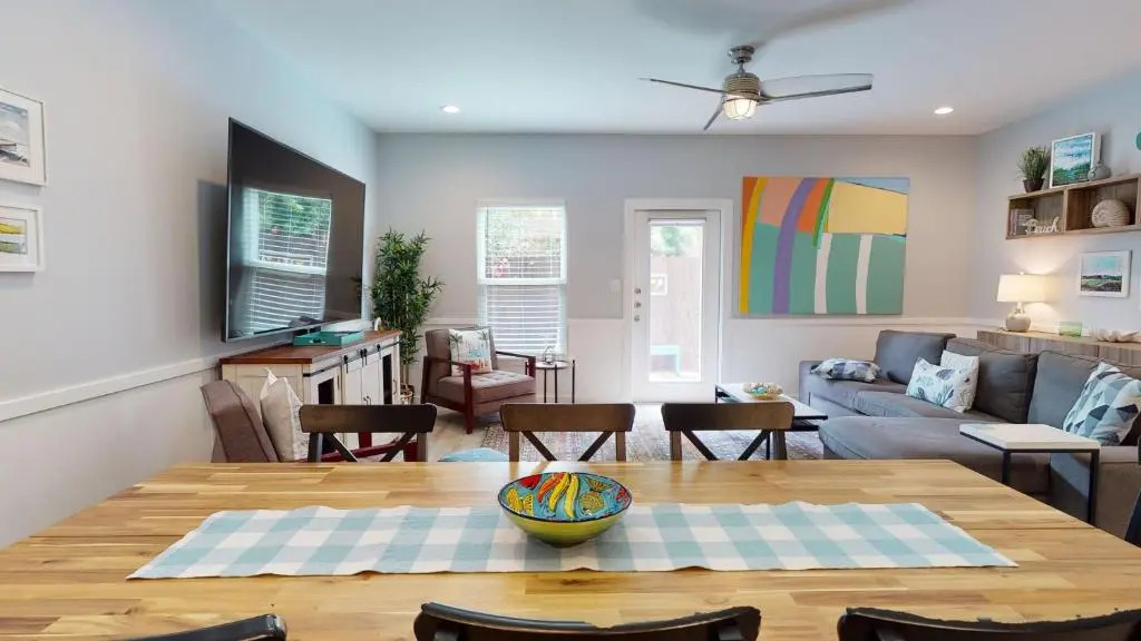 BC507 Beautiful Townhome, Heated Pool with Water Slide, Close to Beach