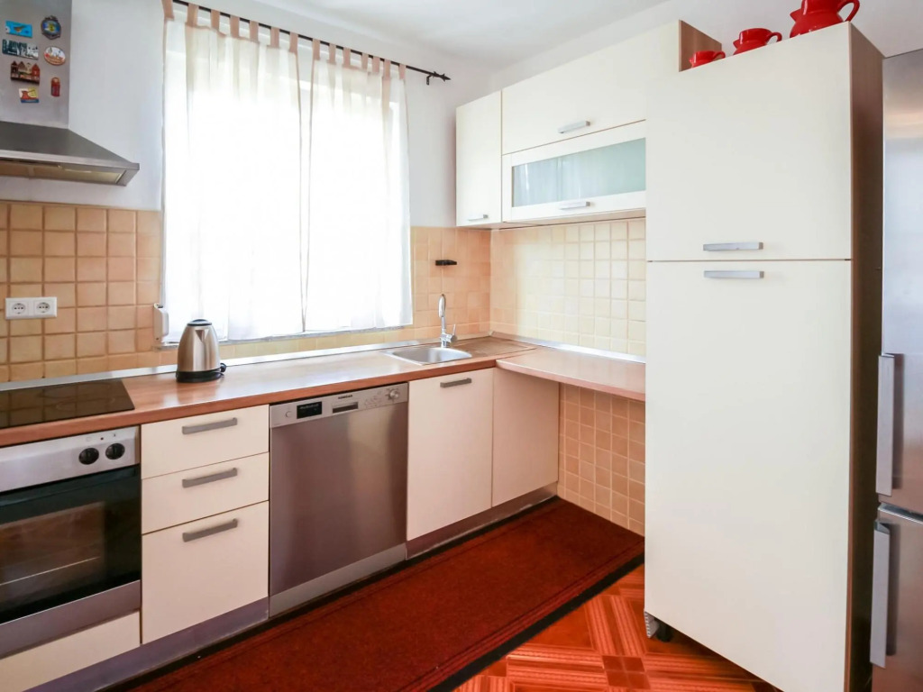 Simplistic Apartment in Malinska near Sea