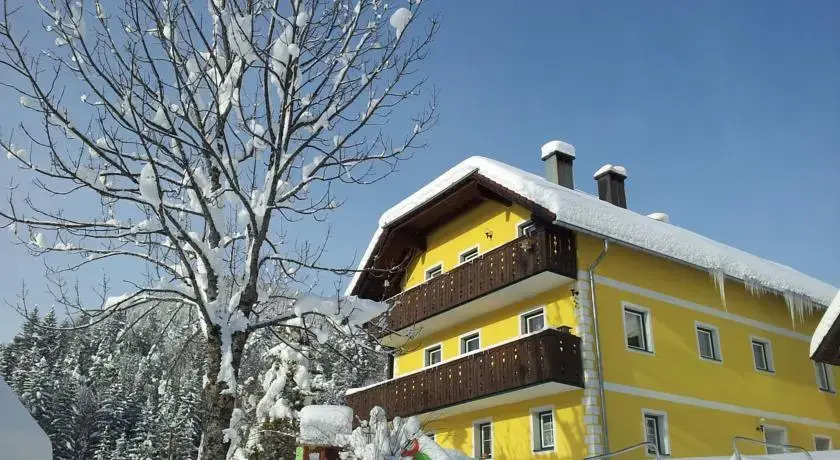 Farm House Orainza