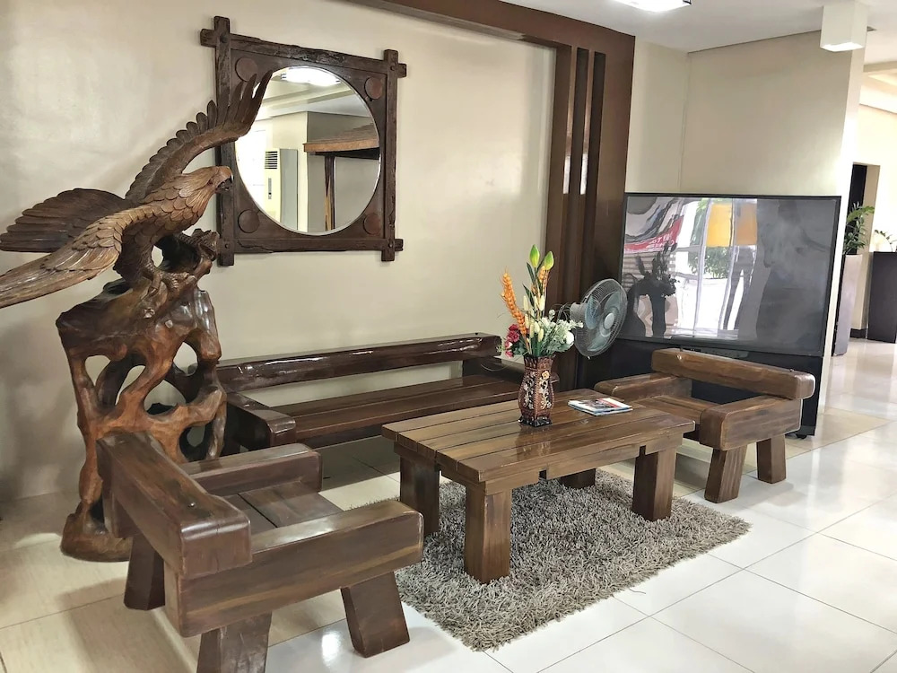 Quezon Premier Hotel Candelaria