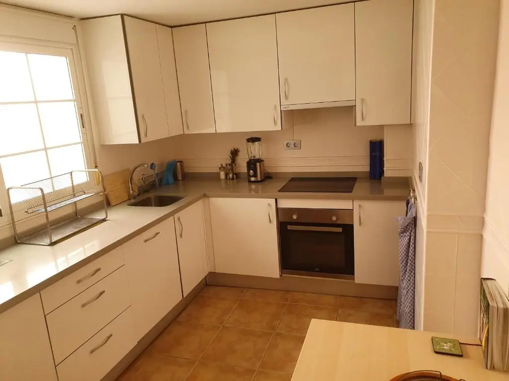 Private townhouse with roof terrace close to the beach