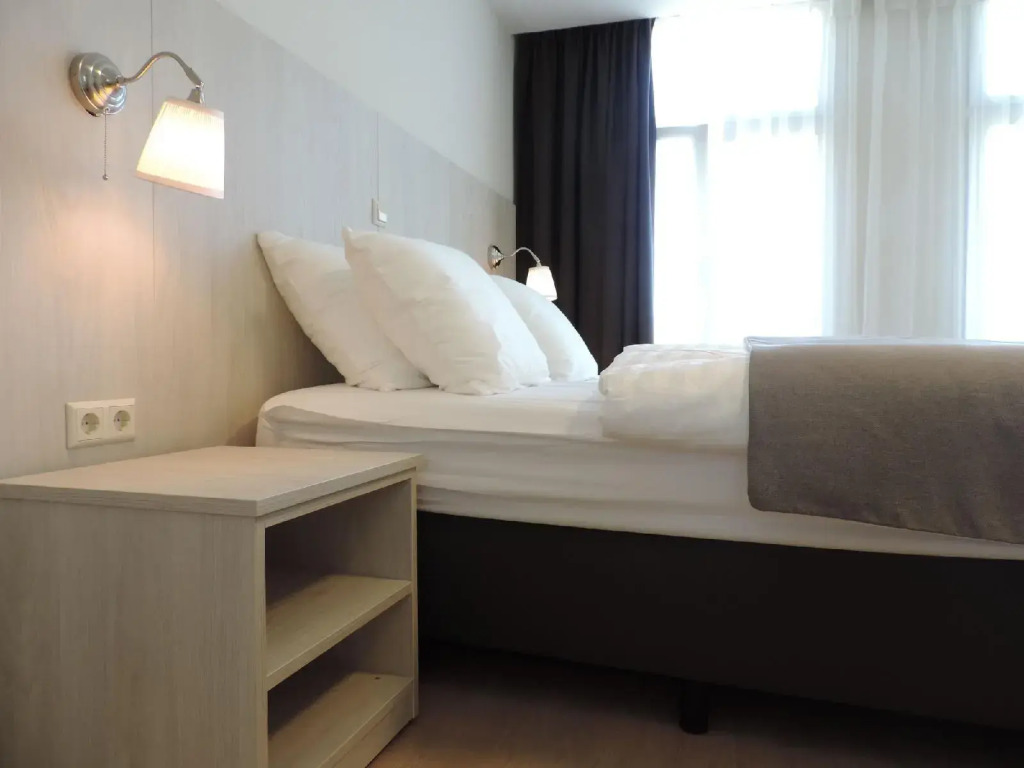Adam Suites Hotel