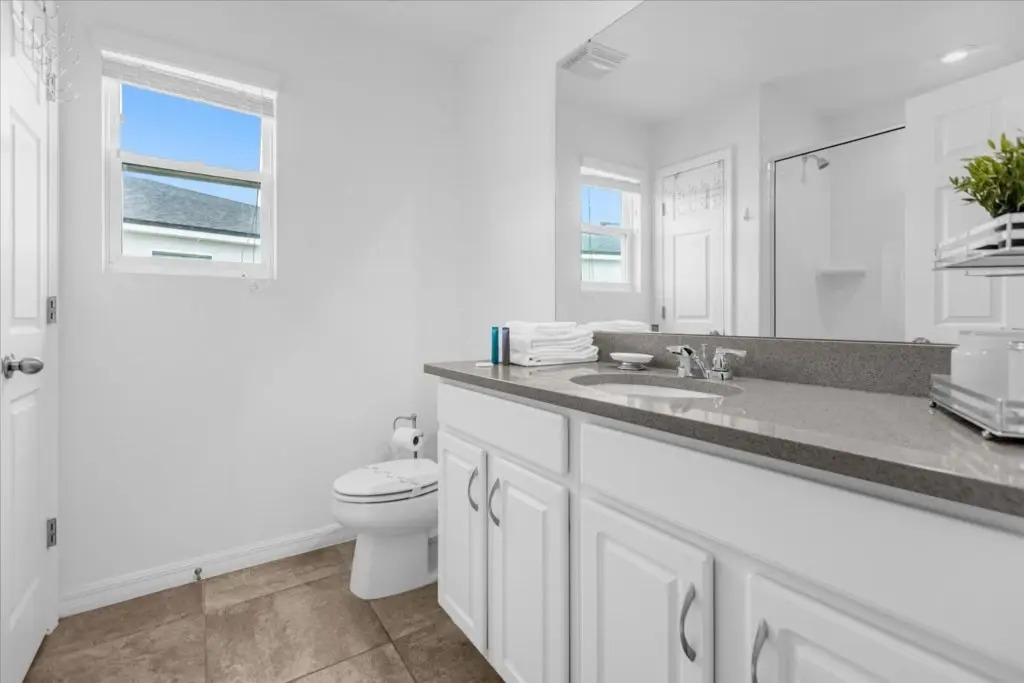 9 Bedrooms 6 Bathrooms Solara 8901 Cb
