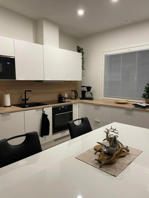 Helmetär