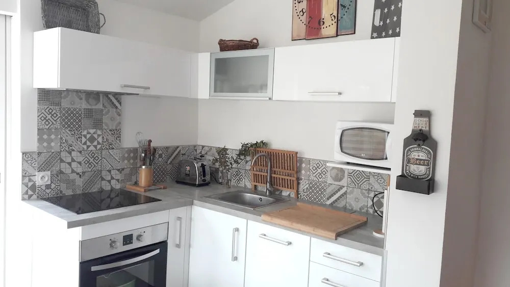 House With 2 Bedrooms in Narbonne, With Enclosed Garden - 250 m From t