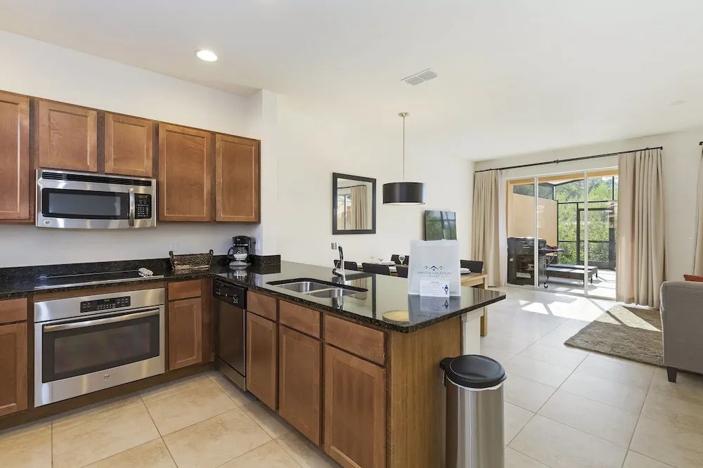 Regal Oaks - 2604 Roadster Lane
