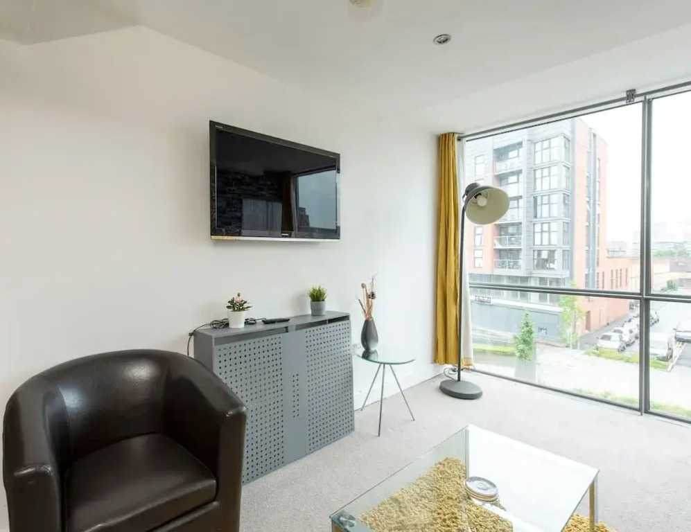Trendy 2BR Sleeps 5, Close to Media City, University of Salford & City Centre