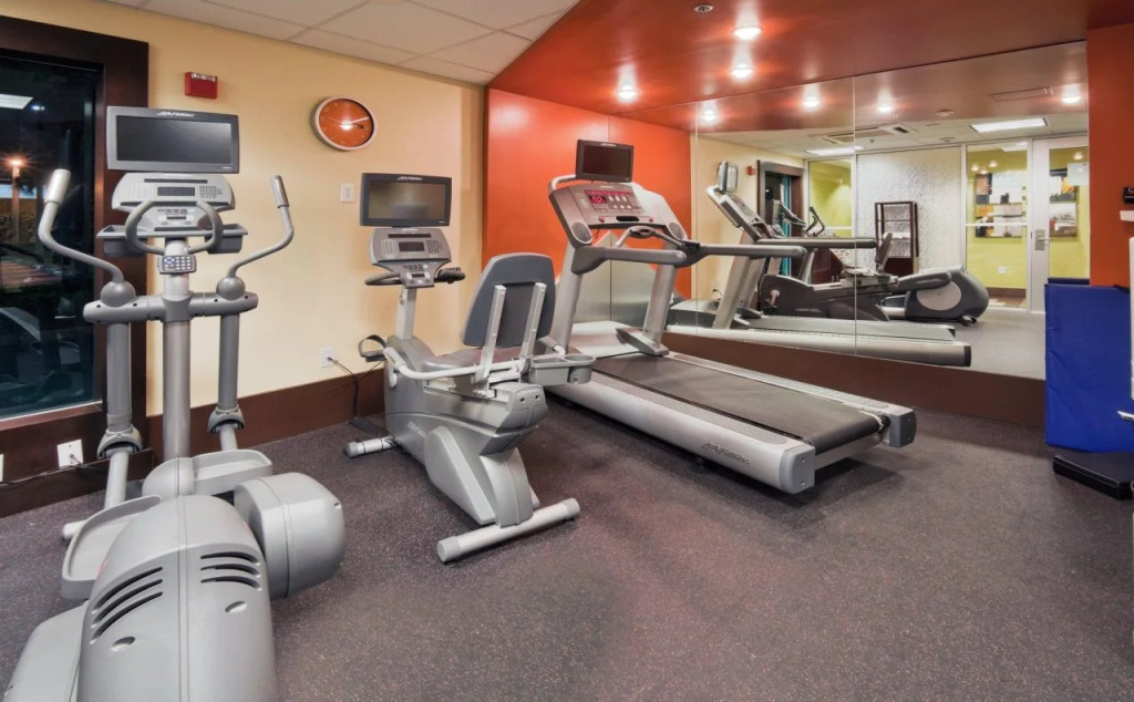 Holiday Inn Express Ft Lauderdale Cruise-Airport by IHG