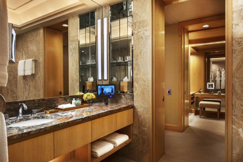 Отель Four Seasons New York