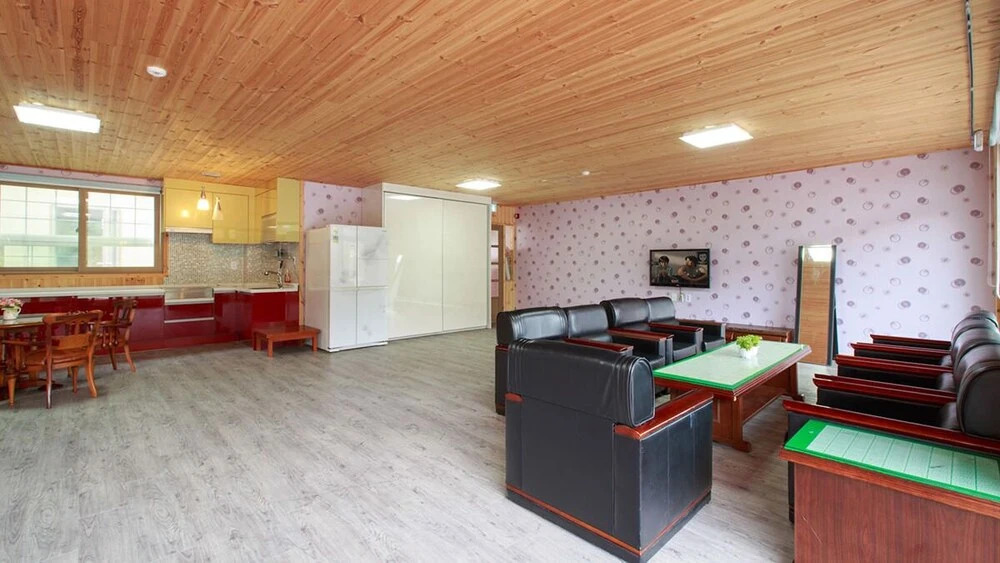 Lake and Pine Spa Pension