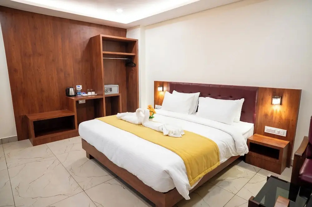 Hotel The Pearl Shine