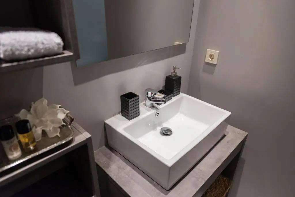 Wisdom Residence Luxury Apartments at Plaka