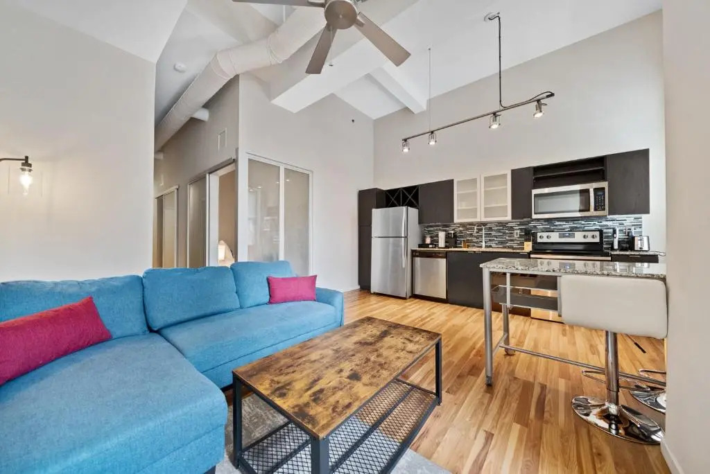 Lavish Best Central Location with Unmatched Amenities 407