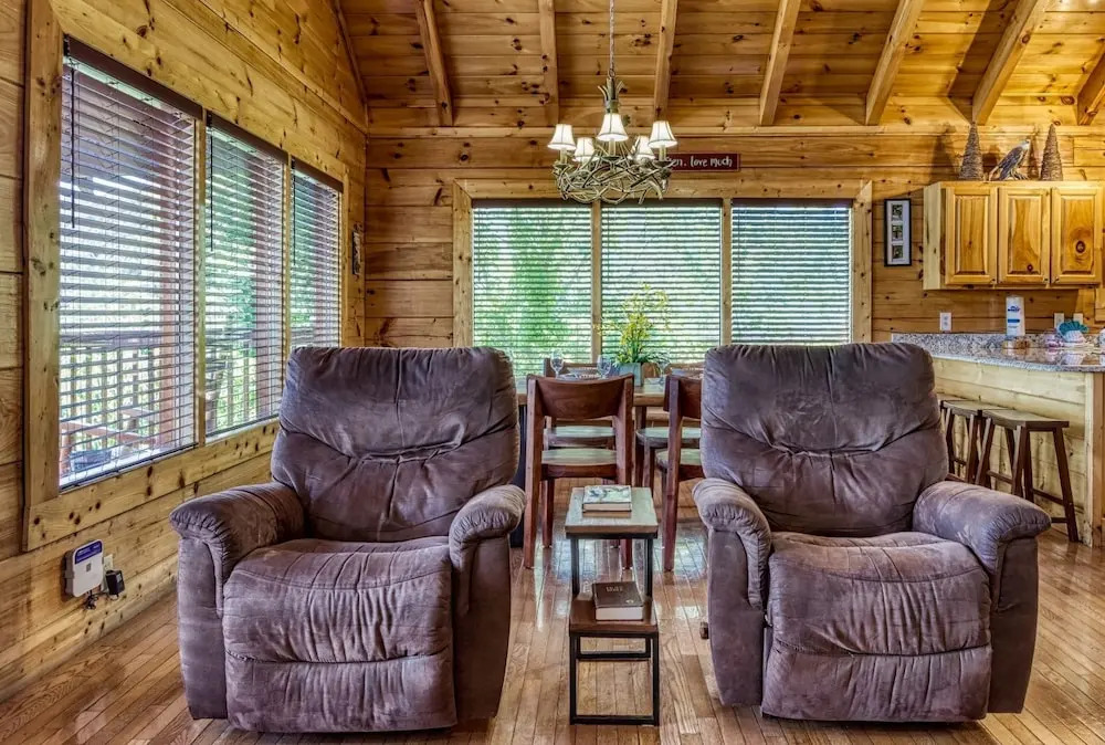 ERN857 - A Dream Come True - Great Location! Close To All The Action! cabin