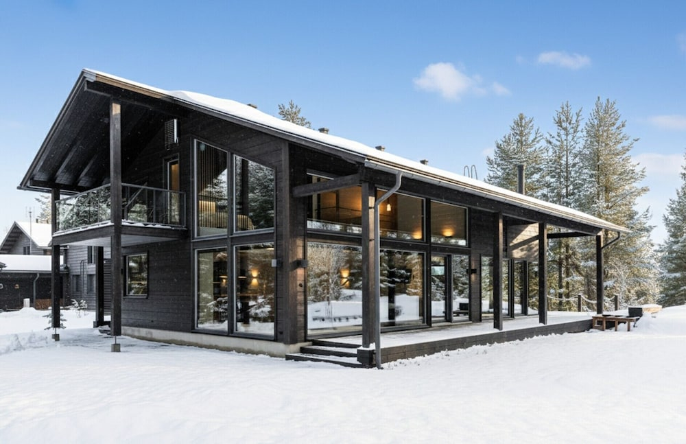 High-Quality 4BR Villa - Private Hot Tub & Sauna