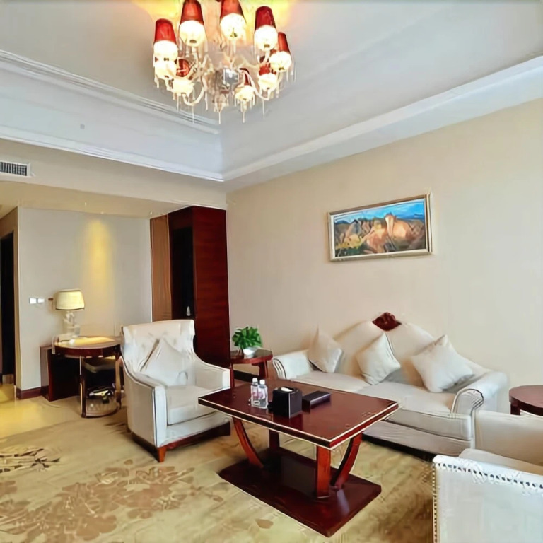 Hong Ji Hua Tian Hotel
