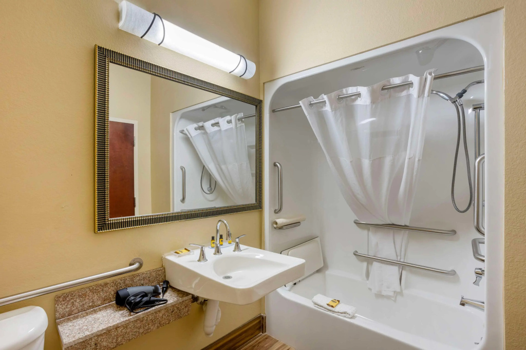 Best Western Plus Springfield Airport Inn