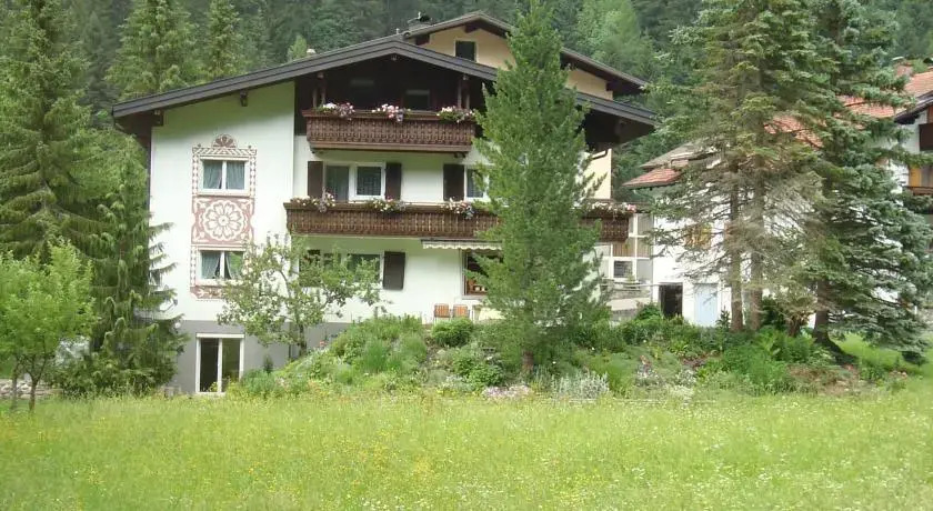 Haus Muster