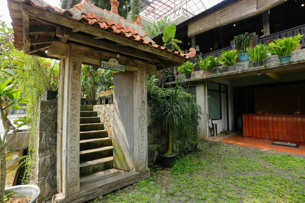 RedDoorz Plus at Palagan Joglo Sersan Bajuri