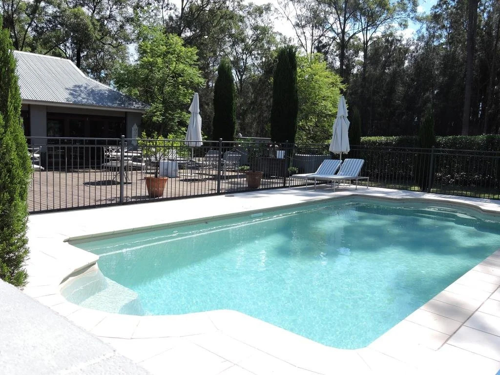 Thistle Hill Guesthouse - walk to many wineries and restaurants