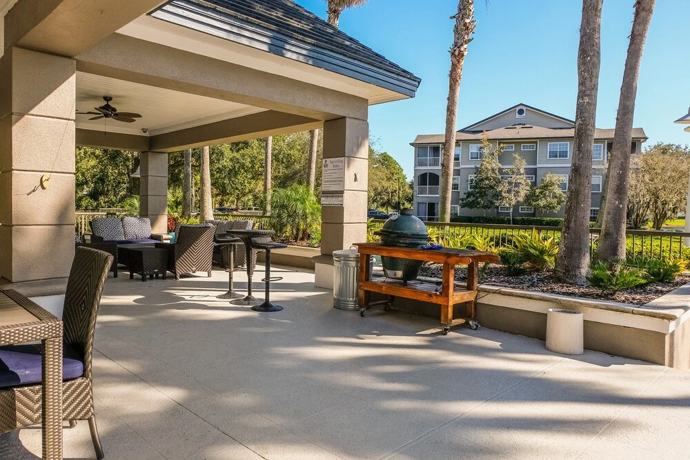 1 BR and 2 BR Jacksonville Beach Apt with Parking by Frontdesk