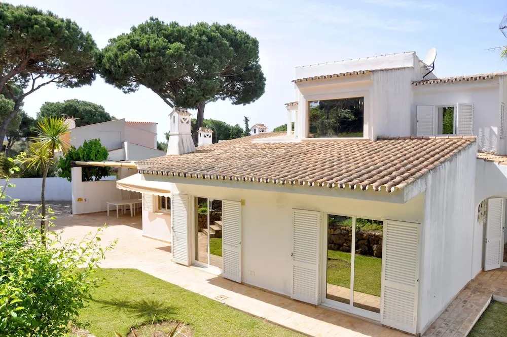 Large Private Pool Villa With 5 Suites, Free air Conditioning