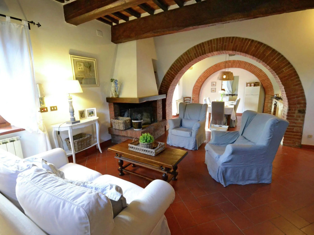 Villa in Cortona With Pool & Countryside Views