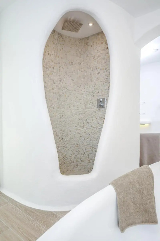 Cyano Suites
