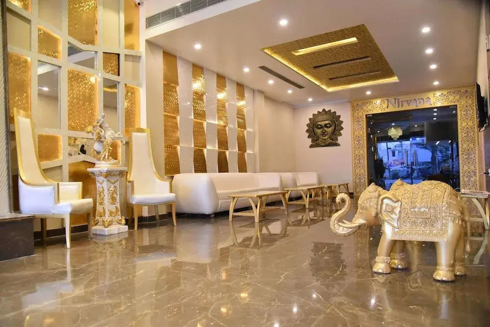 Sallow Royal Suites by Dew Drop