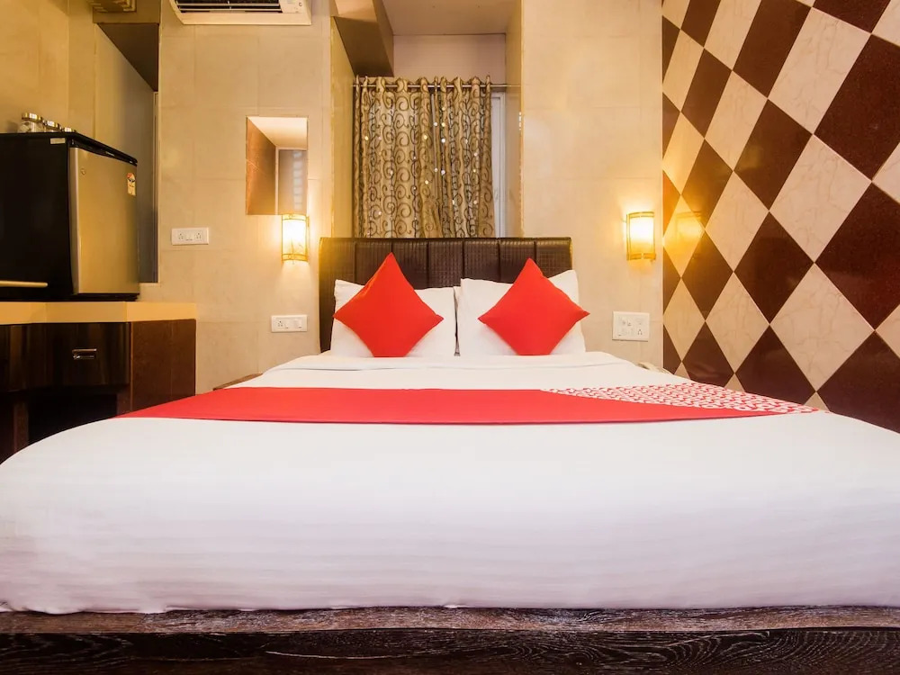 OYO 16119 Hotel Oliver