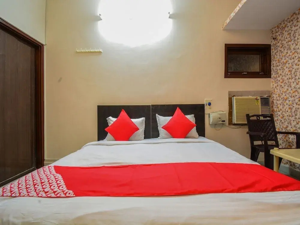 Hotel Sapphire Palace by OYO Rooms