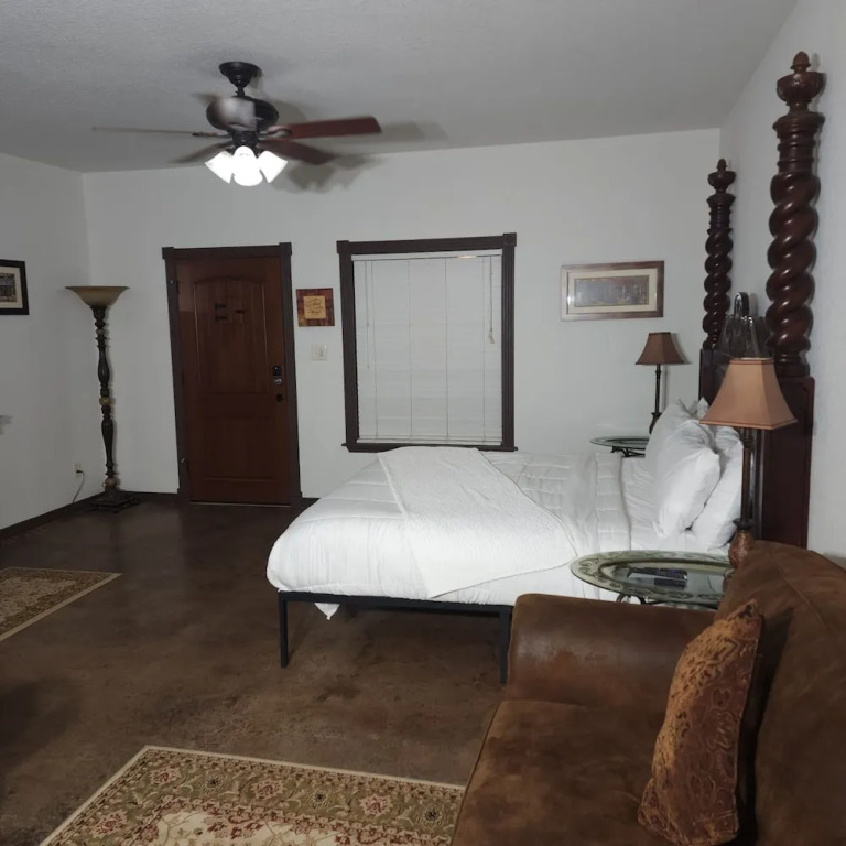 Unit 3 Champagne Terminal Stylish Stay