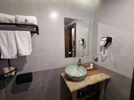 Xiyi Hailuogou townlet Xiaozhu Homestay