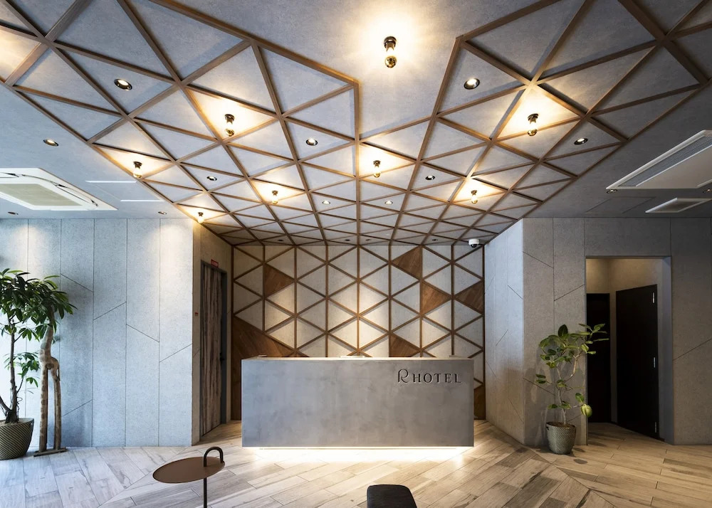 R Hotel Namba South